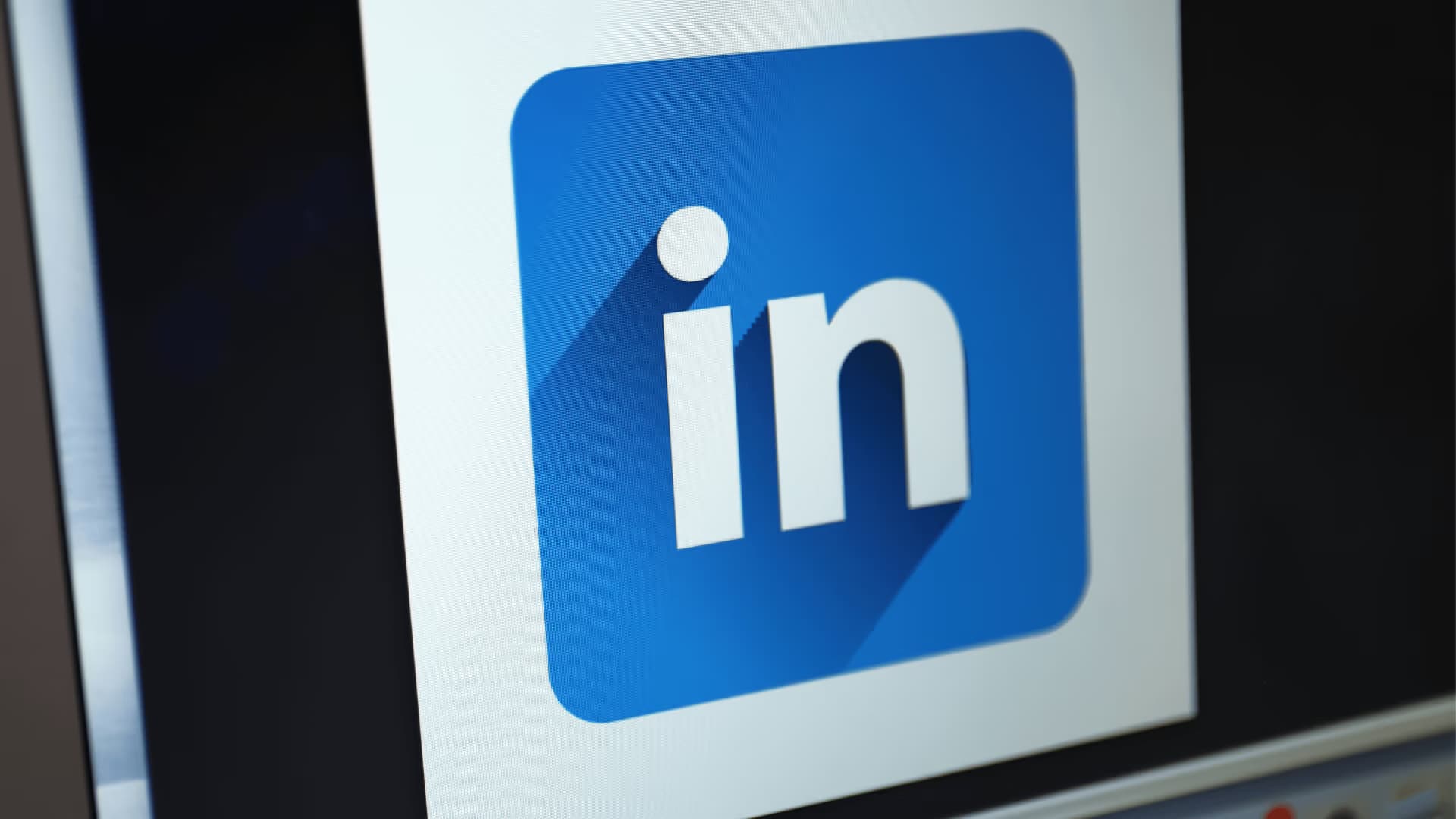 LinkedIn for Job Search: How to Use LinkedIn to Find a Job